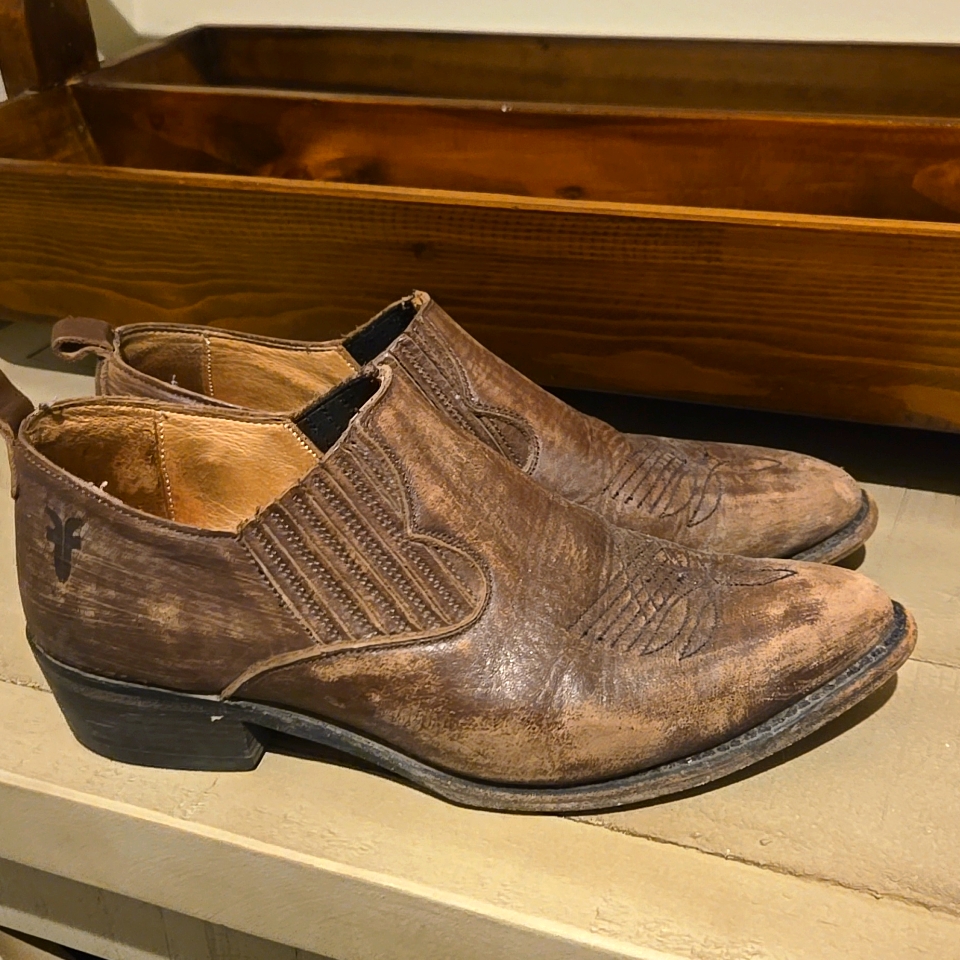 Frye Dark Brown Leather Wester Style Booties Distressed By Design Women's Size 9
